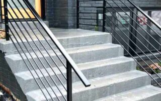 Horizontal rail